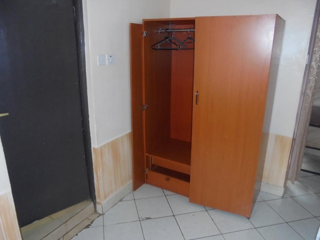 Angaza Guest House Найроби Екстериор снимка